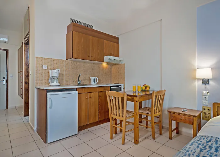 Batis Aero Beachfront Wellbeing Apartmanhotel 3*