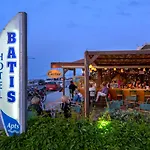 Batis Aero Beachfront Wellbeing Retimno