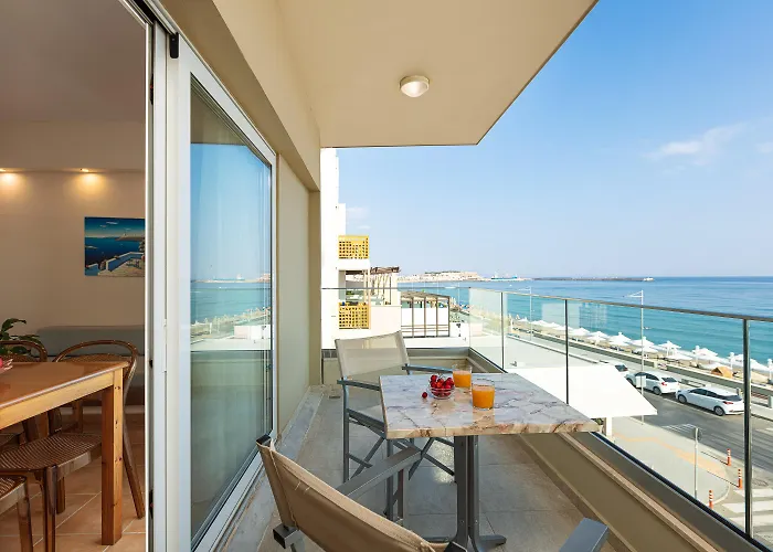 Batis Aero Beachfront Wellbeing העיירה רתימנו