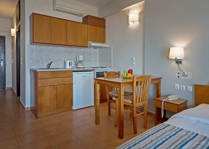 Batis Aero Beachfront Wellbeing מלון דירות 3*