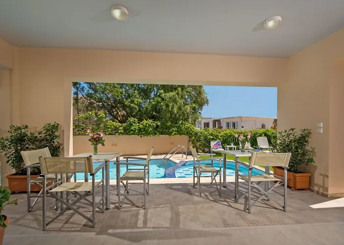 Batis Aero Beachfront Wellbeing מלון דירות