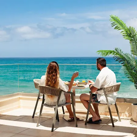 Апарт-готель Batis Aero Beachfront Wellbeing