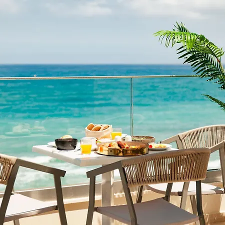 Batis Aero Beachfront Wellbeing Appart hôtel 3*