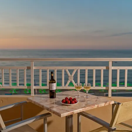 Апарт-готель Batis Aero Beachfront Wellbeing