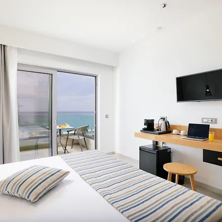 Batis Aero Beachfront Wellbeing Апарт-готель