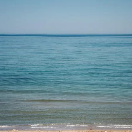 Hotel Batis Aero Beachfront Wellbeing
