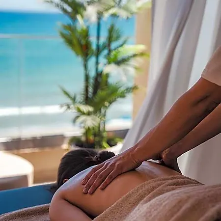 Batis Aero Beachfront Wellbeing 酒店 罗希姆诺