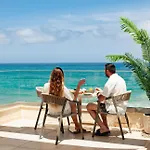 Hotel Batis Aero Beachfront Wellbeing