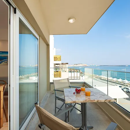 Batis Aero Beachfront Wellbeing Rétino