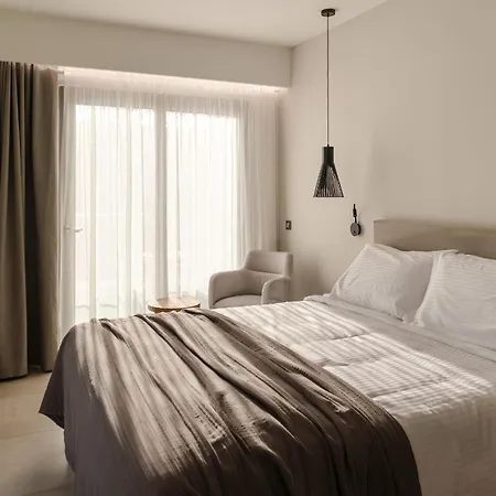 Batis Aero Beachfront Wellbeing Apartahotel