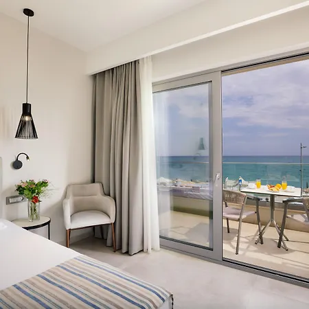 Batis Aero Beachfront Wellbeing Apartahotel Rétino