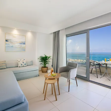 Batis Aero Beachfront Wellbeing Apartahotel